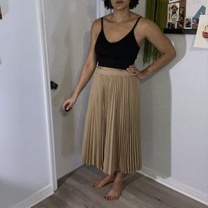Elinie Pleated Midi Skirt